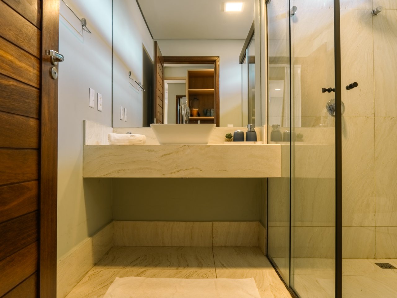 Villas BobZ Concept — banheiro com chuveiro