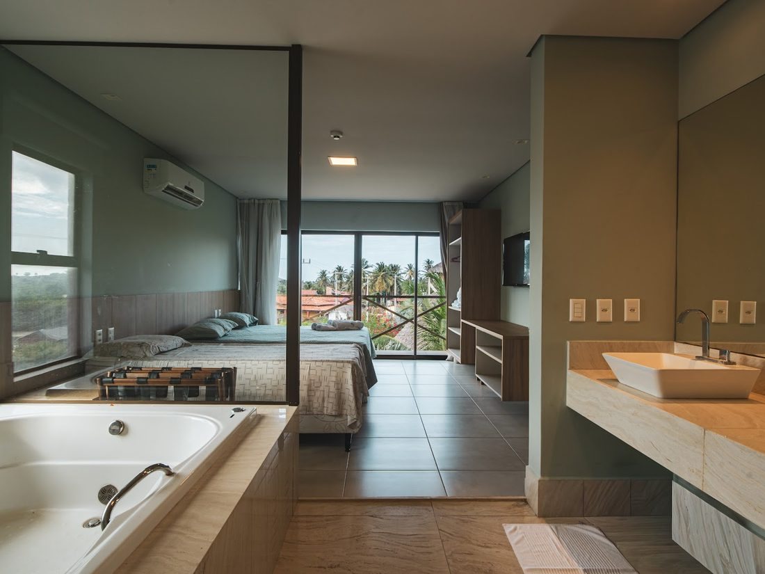 Villas BobZ Exclusive — banheira de imersão com vista