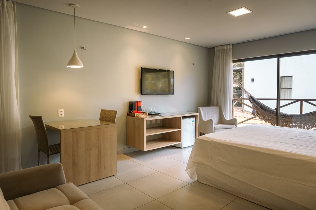 Villa Piscina — sala ampla com acesso à varanda, Villas BobZ